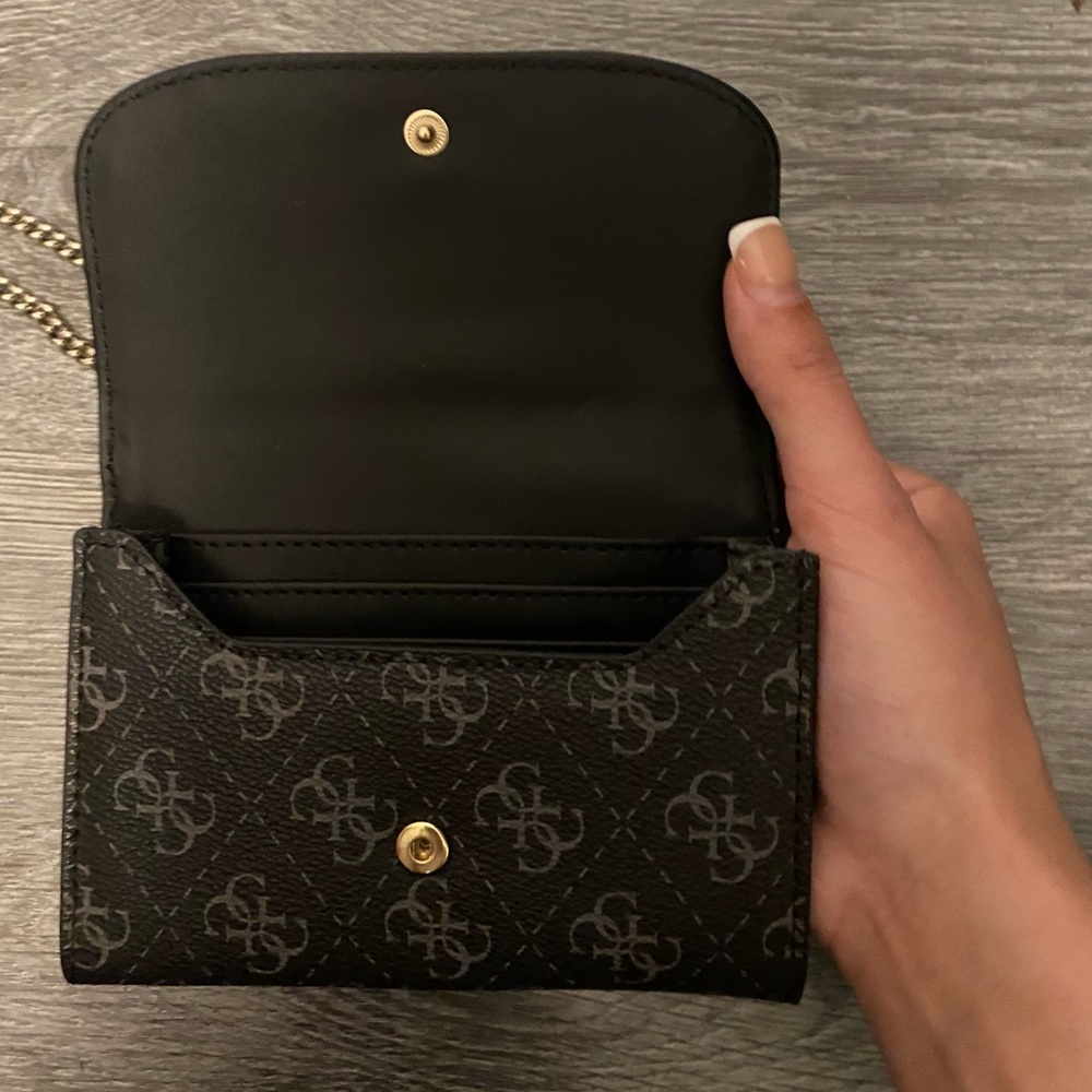 GUESS wristlet 🖤 - Picture 5 of 6